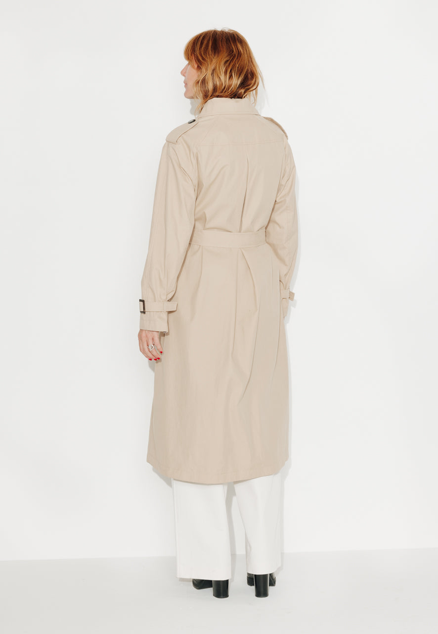 trench-coat-amandier-trench-long-ceintur-en-coton-d-perlant-beige image 6