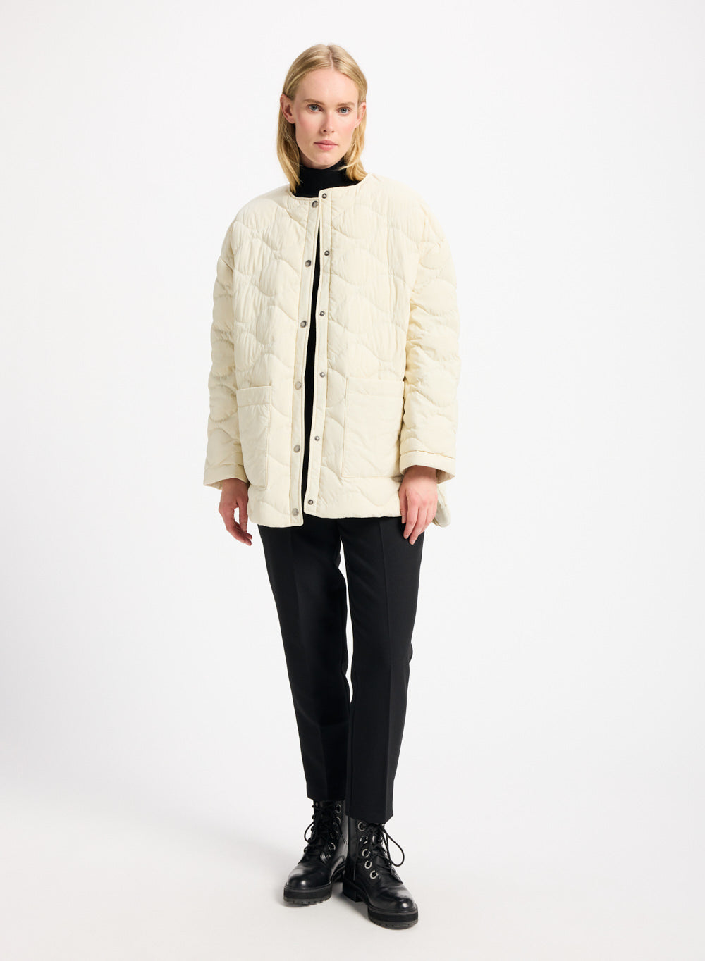 doudoune-l-g-re-femme-pyrenex-sienna-col-rond-beige image 2