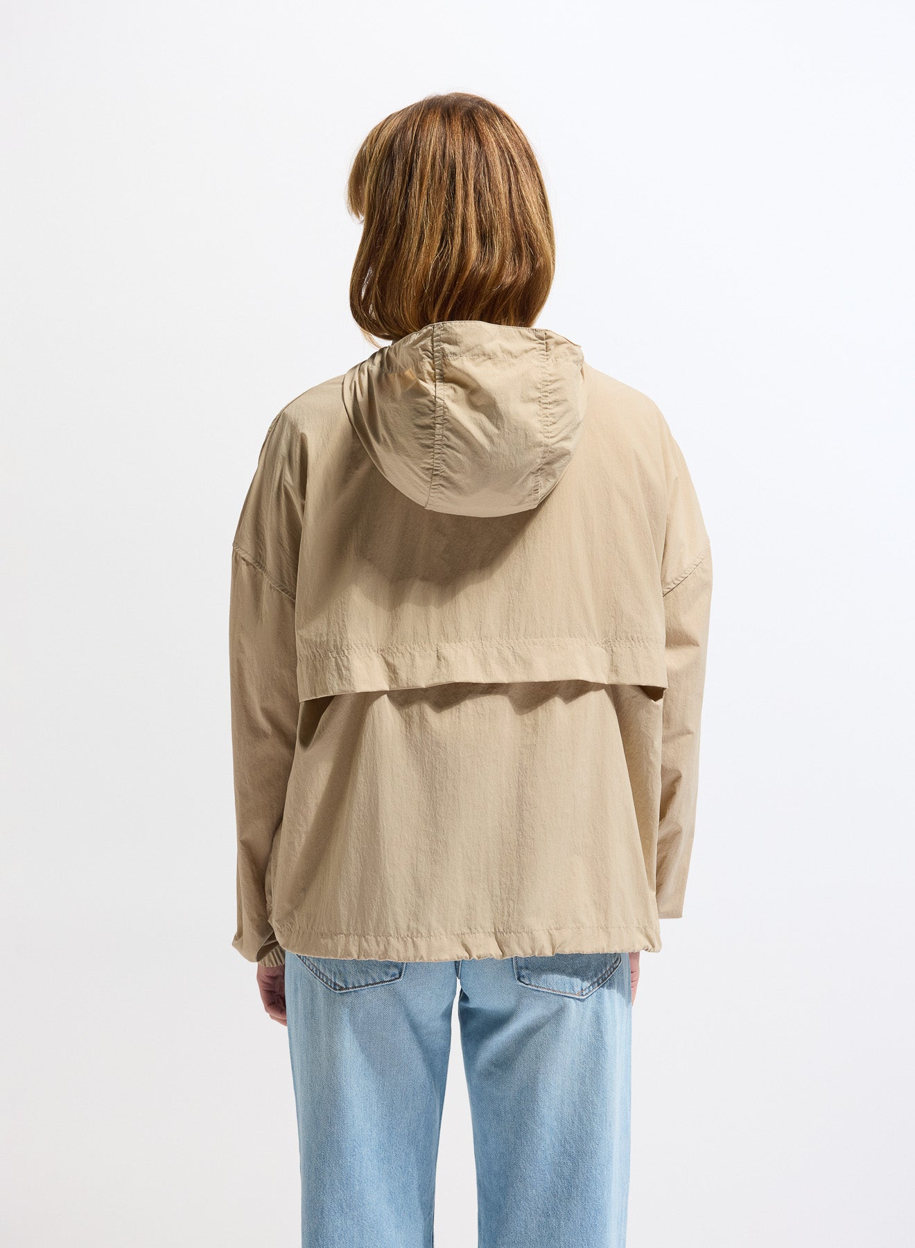 pyrenex-yoko-coupe-vent-court-femme-taupe-en-tissu-recycl image 5