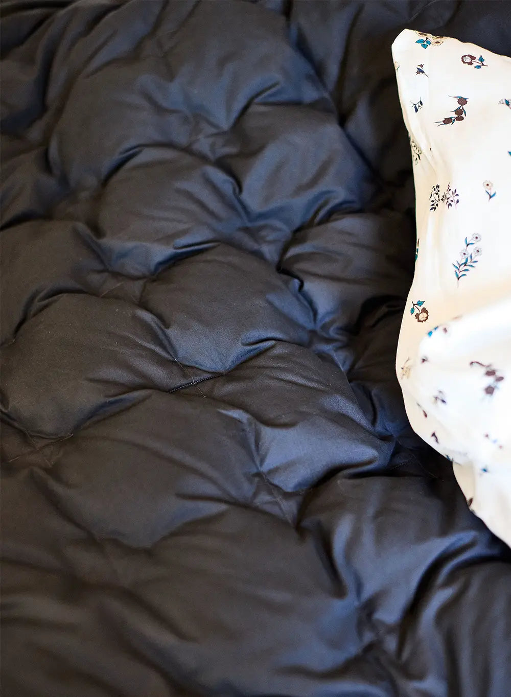 pyrenex-plaid-caresse-carbone-plaid-duvet image 3
