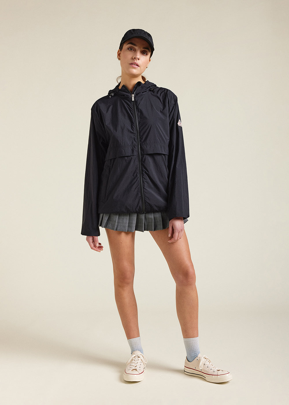 pyrenex-ridge-black-coupe-vent-unisexe-capuche image 7