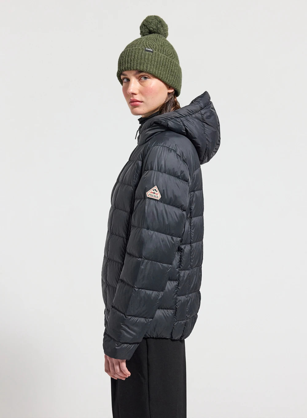 pyrenex-sunray-doudoune-ultra-l-g-re-capuche-femme-noire image 3