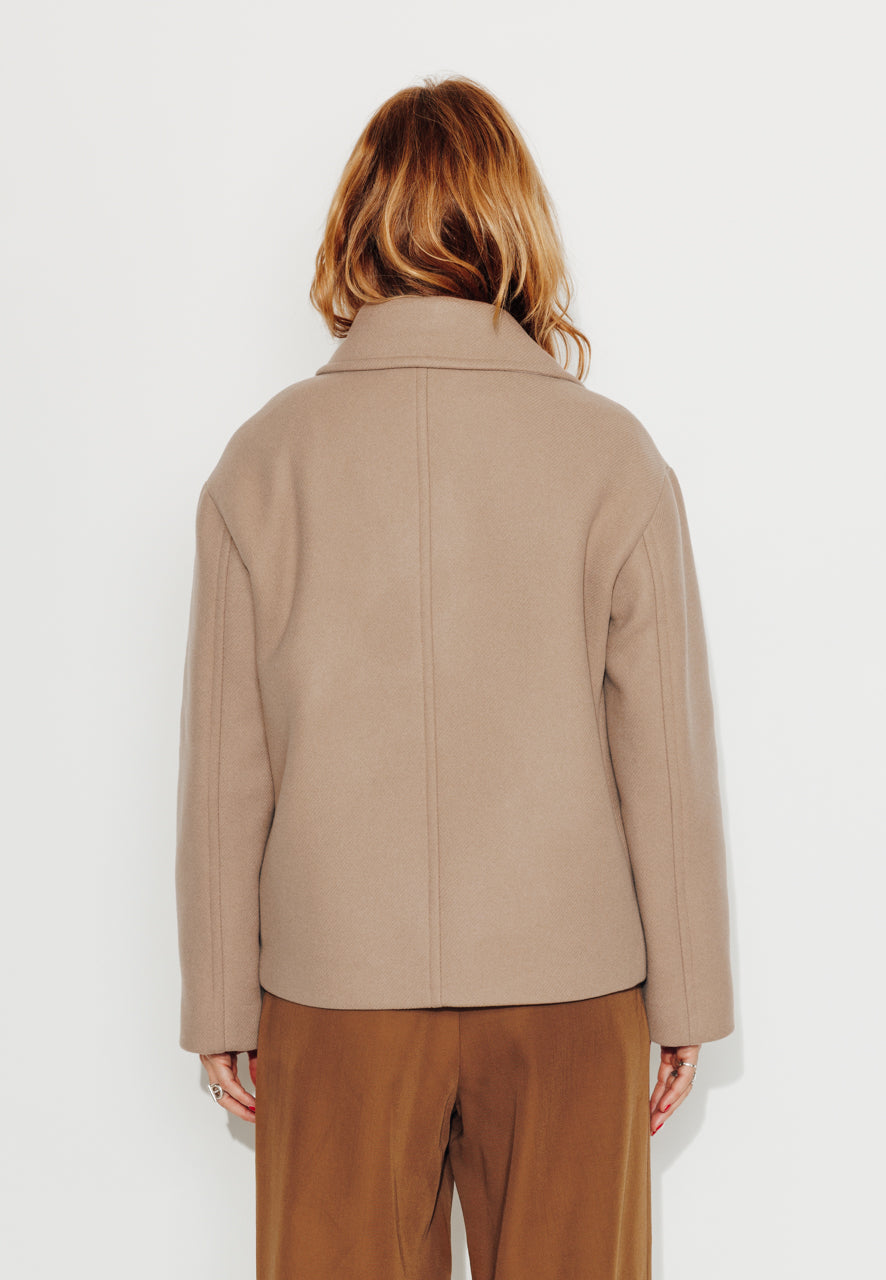 trench-coat-murier-manteau-court-oversize-drap-laine-vierge-beige image 6