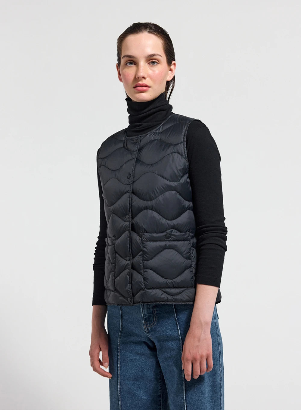 pyrenex-orite-vest-doudoune-sans-manches-femme-noire image 1
