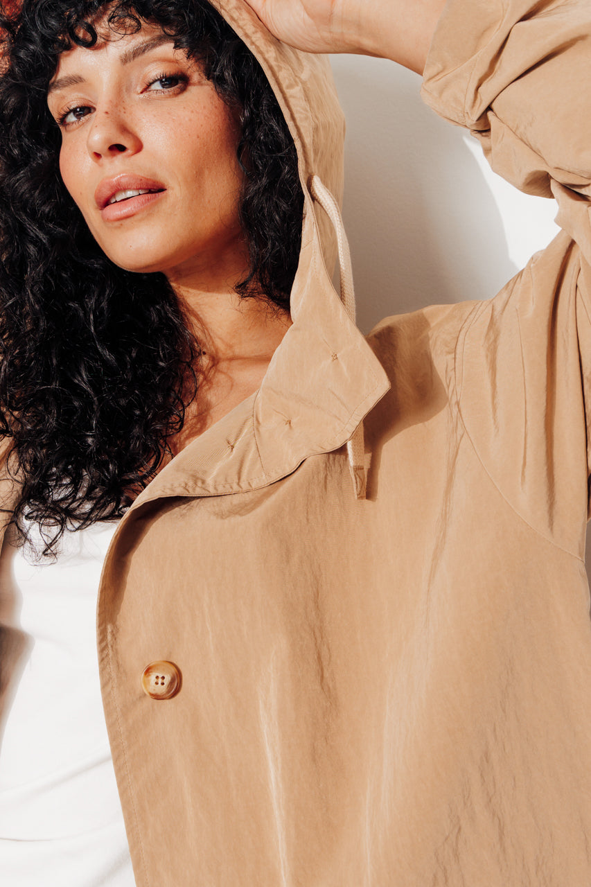 trench-coat-cornus-parka-d-perlante-capuche-camel-mi-longue image 4
