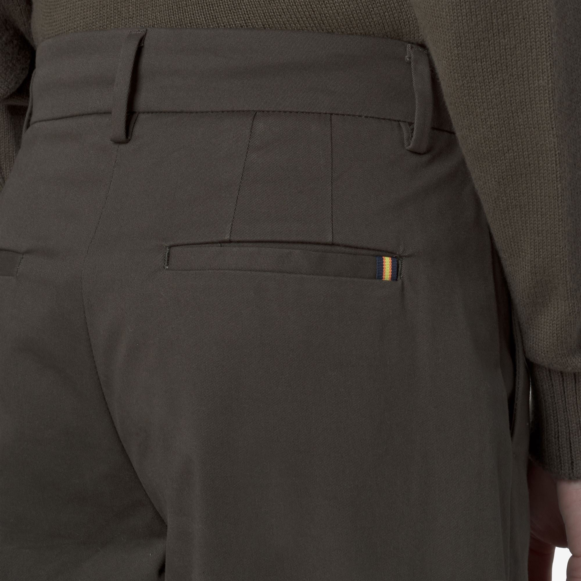 k-way-tyanne-twill-tech-peach-chino-femme-black-olive image 4