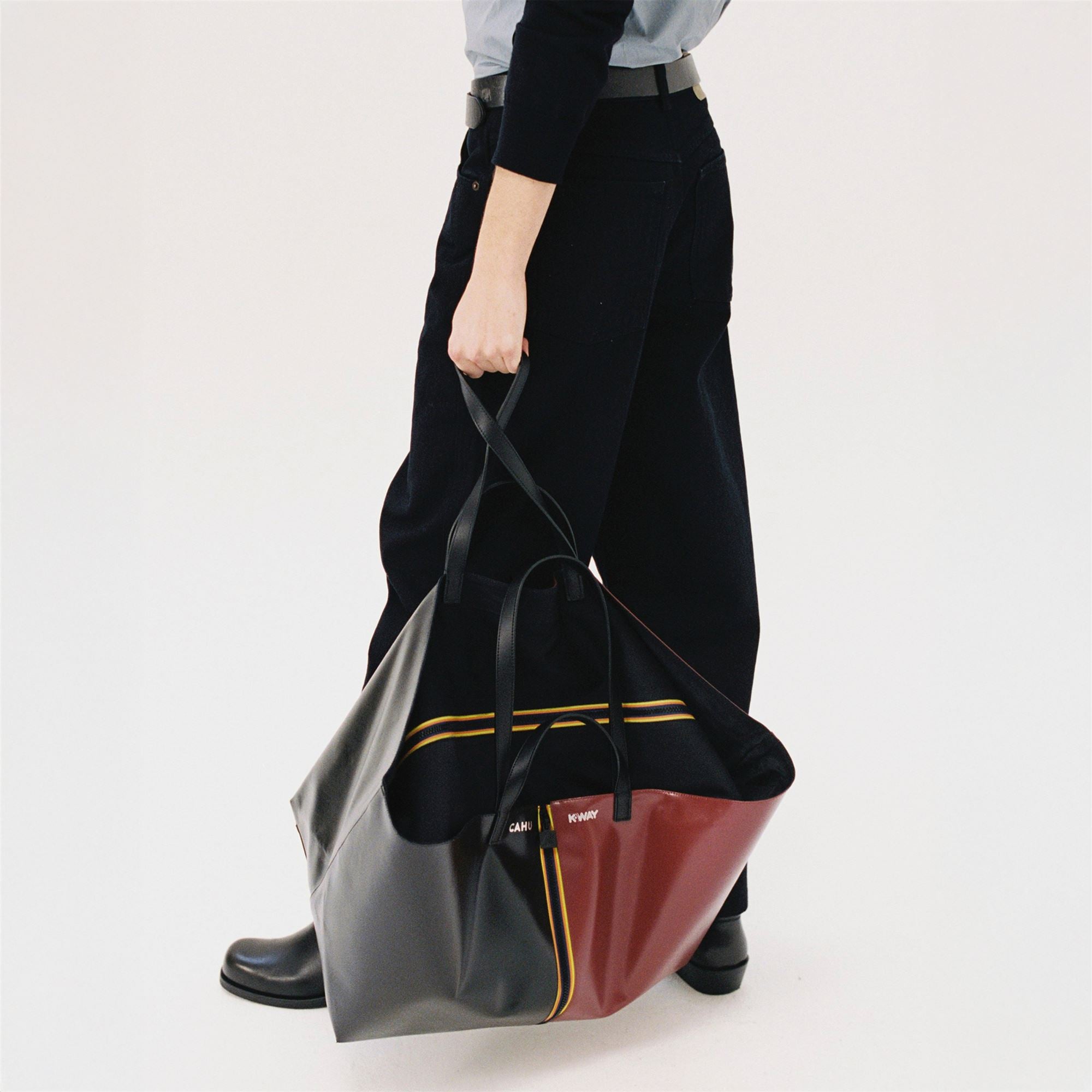 k-way-pratique-large-sac-fourre-tout-unisexe-black-red-dk-amaranto image 2