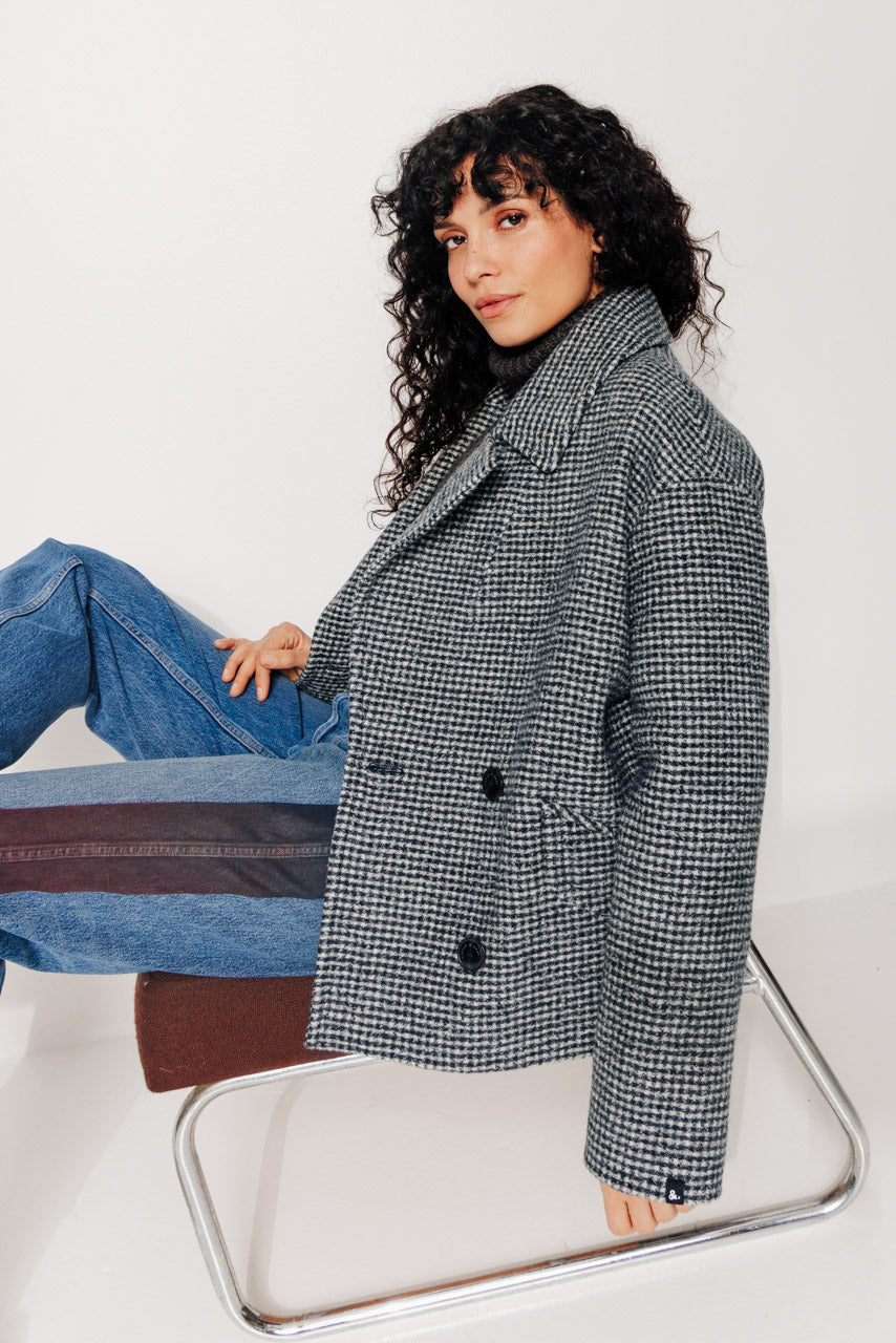 trench-coat-murier-manteau-court-oversize-esprit-caban-en-laine-vierge-vichy-gri image 5