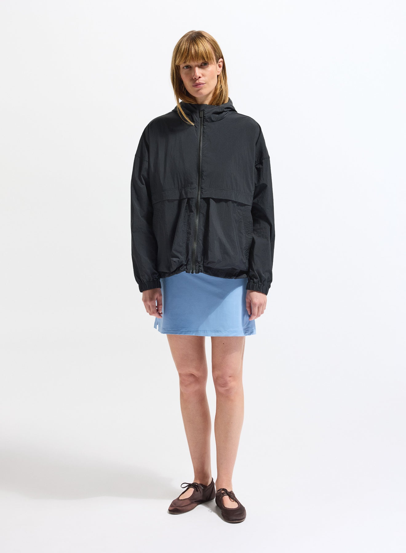 pyrenex-yoko-coupe-vent-court-femme-tissu-recycl-black image 2