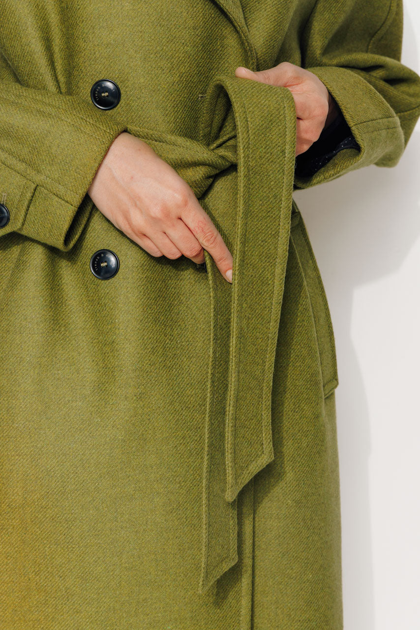 trench-coat-troene-manteau-long-oversize-gabardine-laine-recycl-e-vert image 4