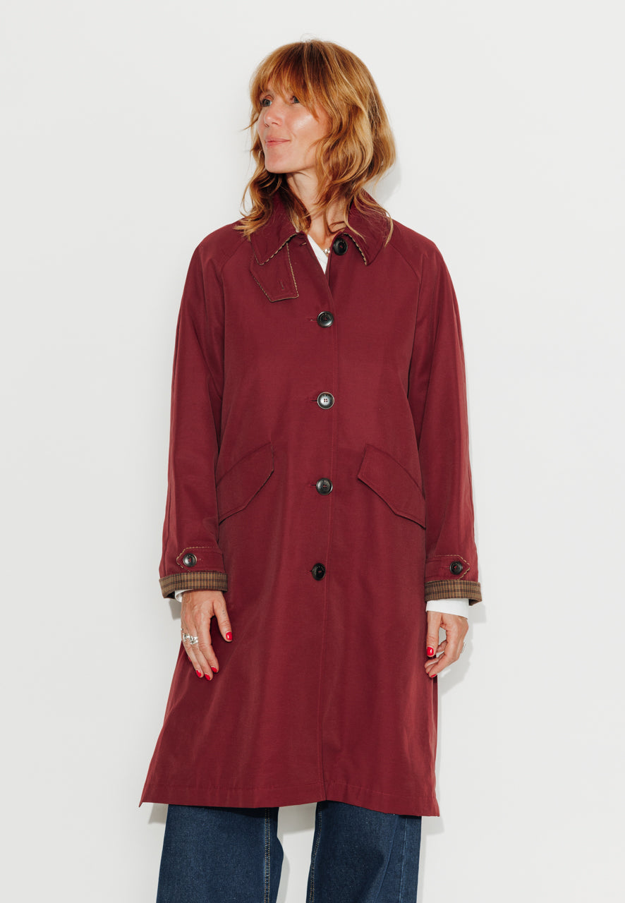 trench-coat-parrotia-imperm-able-mi-long-en-coton-d-perlant-bordeaux image 1