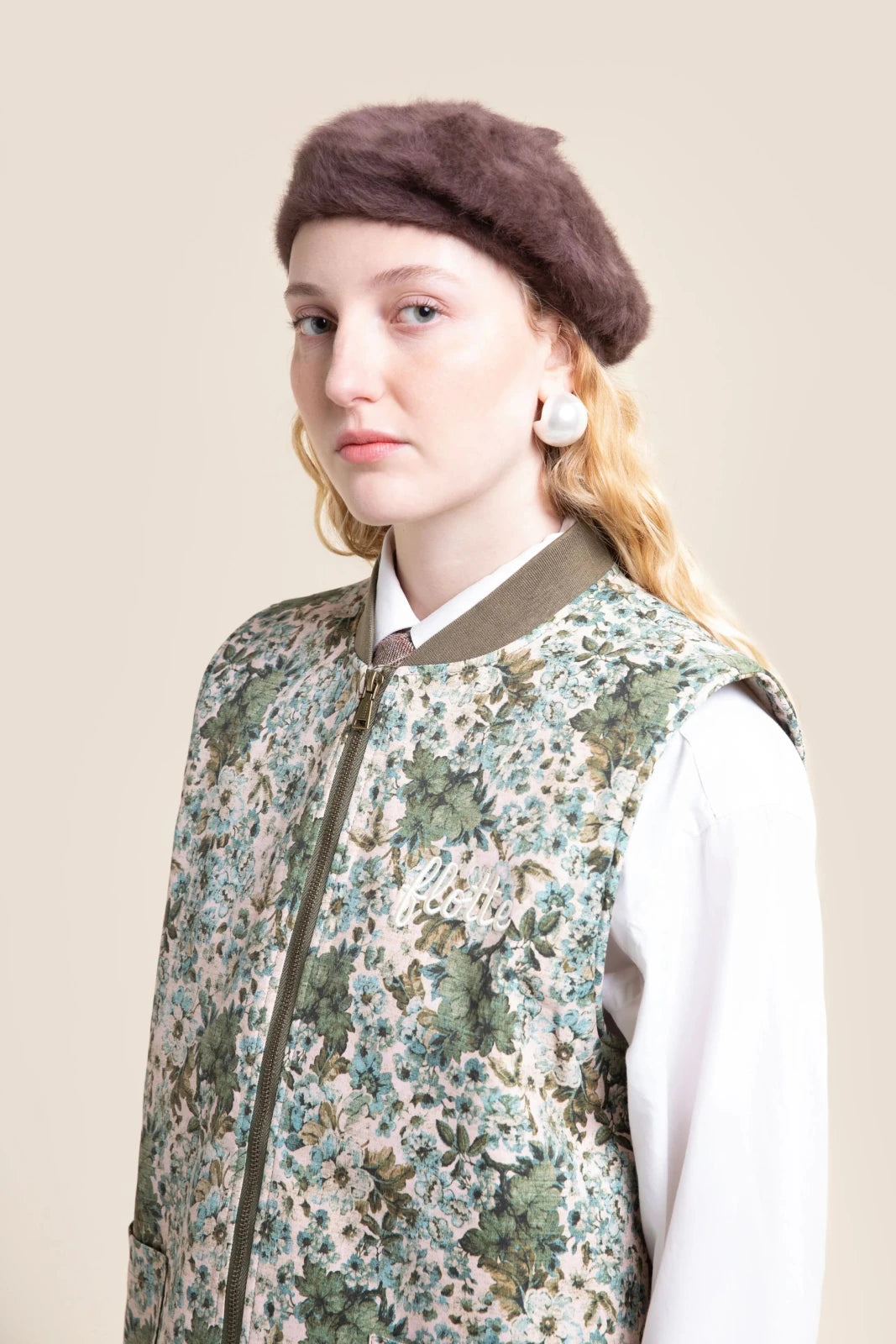 flotte-turot-gilet-sans-manches-sherpa-chat-noir-femme image 3