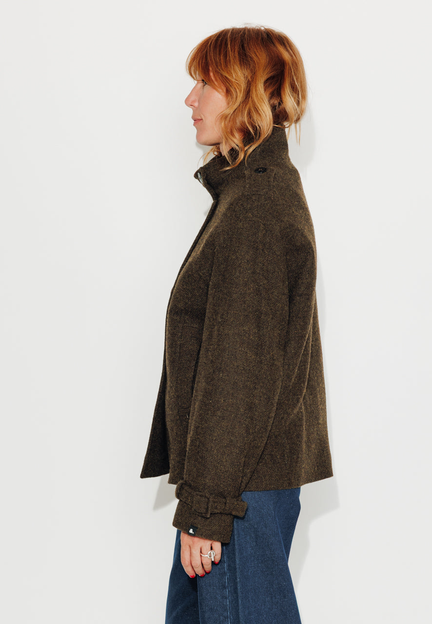 trench-coat-sophora-manteau-court-oversize-drap-laine-shetland-marron image 8
