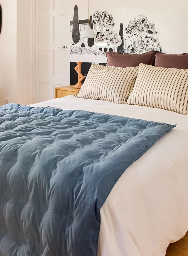 pyrenex-caresse-plaid-duvet-gris-nuit image 1