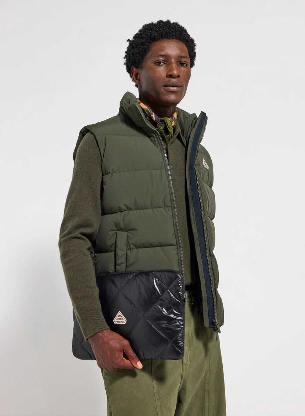 pyrenex-spoutnic-gilet-sans-manche-kaki-fonc-capuche-amovible image 4
