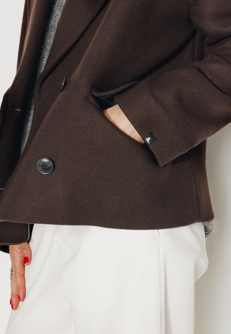 trench-coat-murier-manteau-court-oversize-drap-laine-vierge-marron image 6