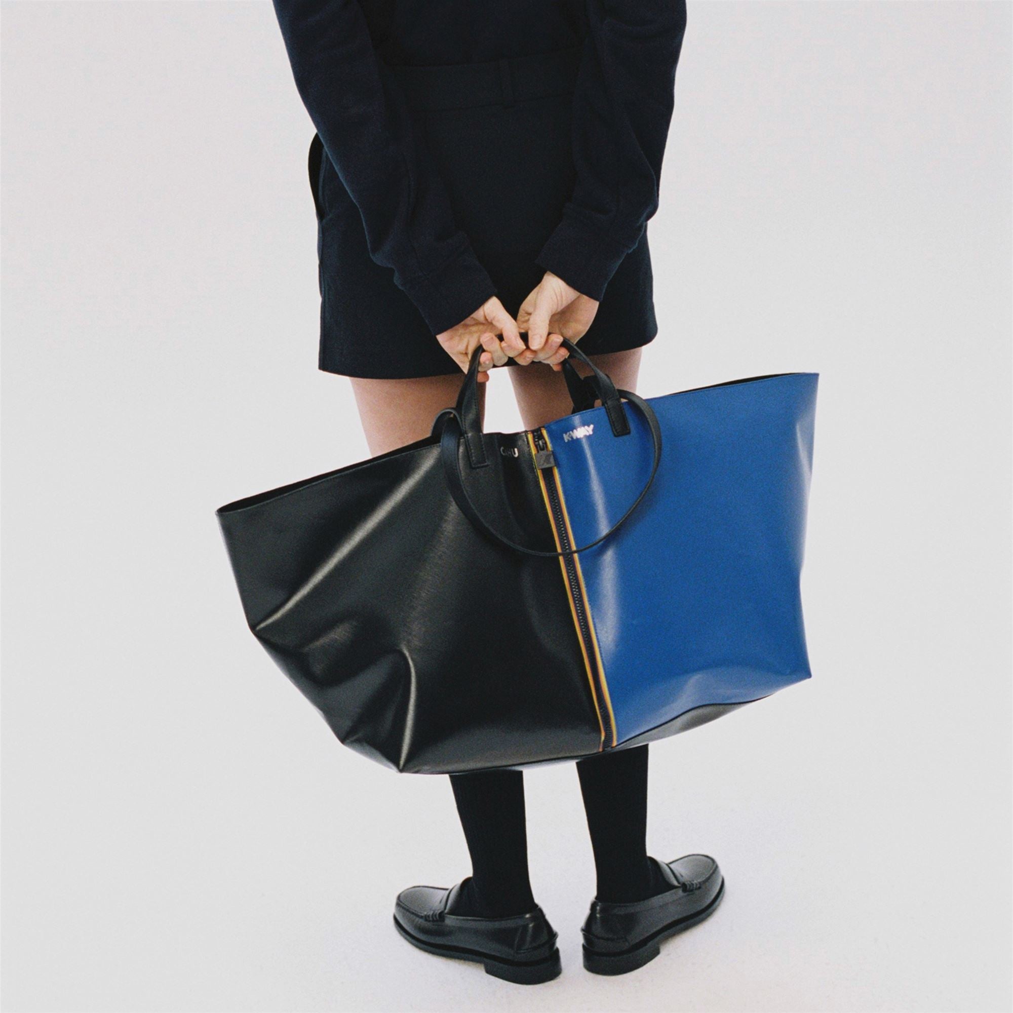k-way-pratique-large-sac-fourre-tout-unisexe-black-blue-princess image 2