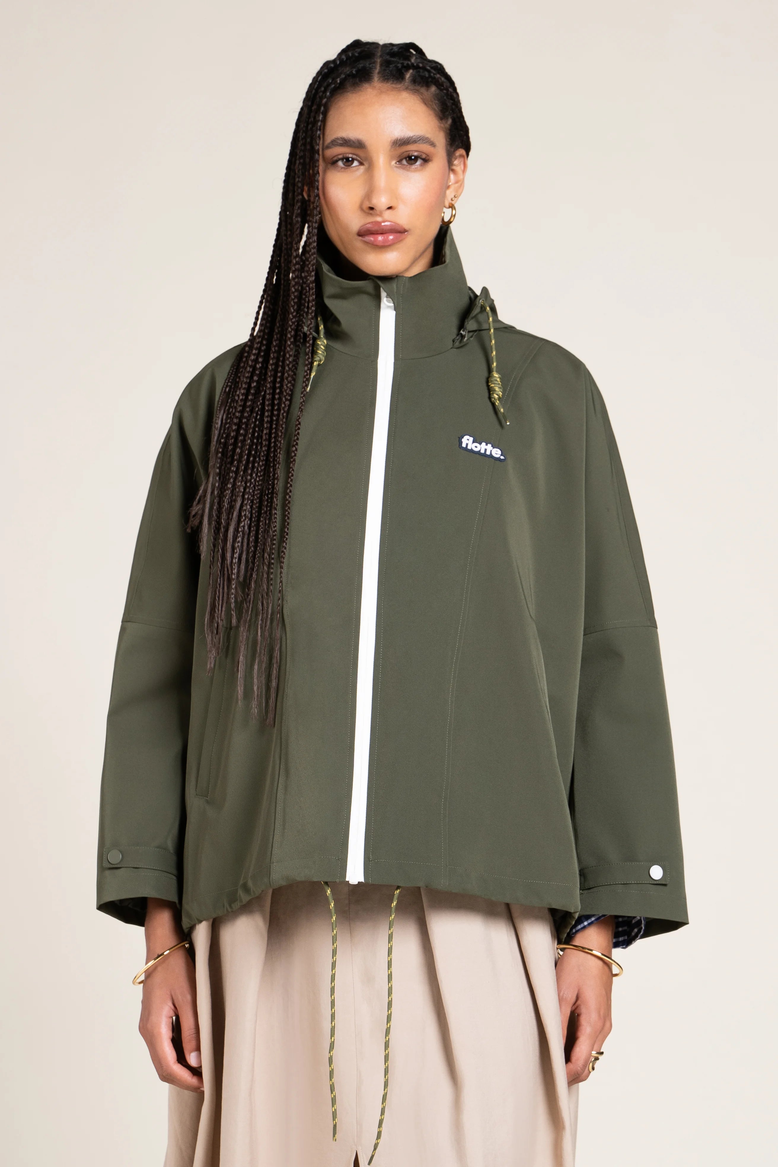 flotte-lourmel-cape-imperm-able-courte-oversize-capuche image 1